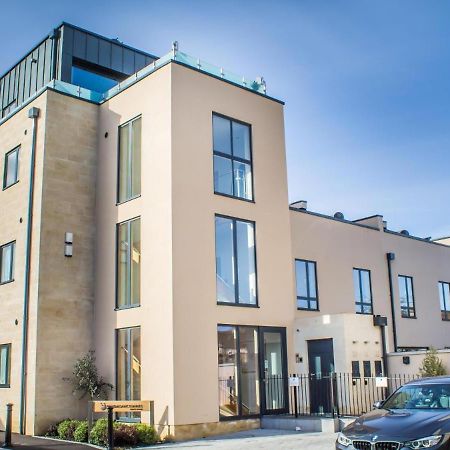Stylish And Central Two Bedroom & Two Bathroom Apartment With Free Parking Exterior foto